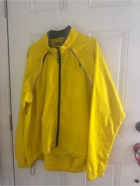 NOVARA WINDBREAKER With reflector piping.